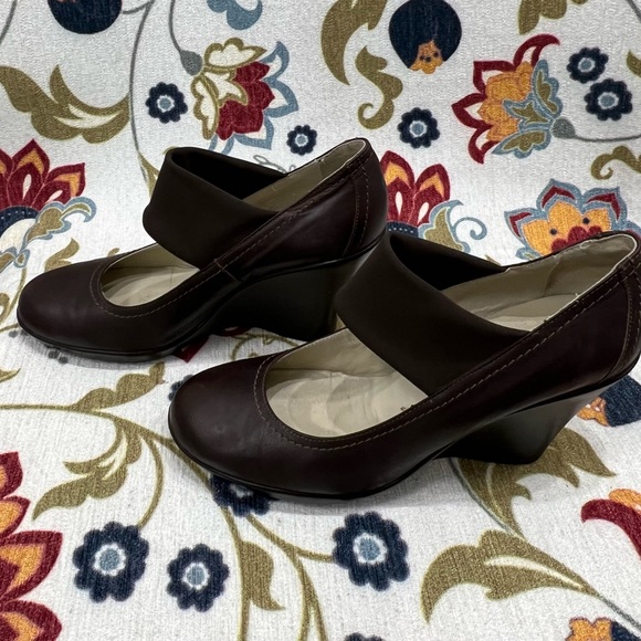 You by Crocs Dark Size 9 Wedges - Picture 2 of 6
